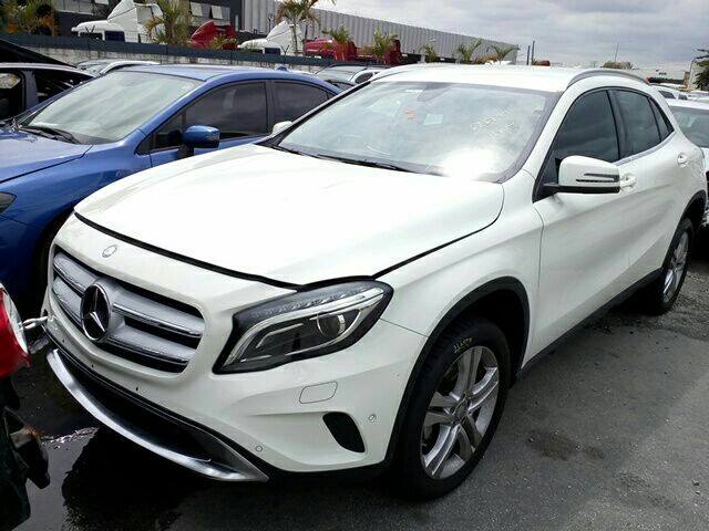 LOTE 083 MERCEDES BENZ GLA 200 Style