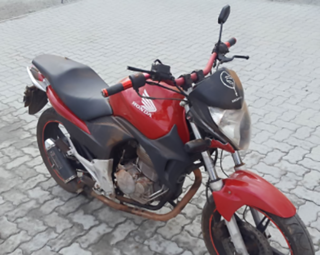 Lote 036 - HONDA CB 300 R
