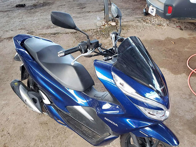 Lote 038 - HONDA PCX 150 STD CBS