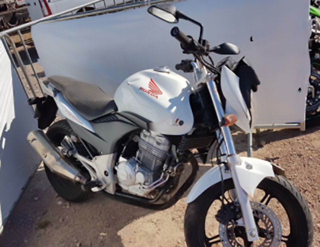 Lote 039 - HONDA CB 300 R