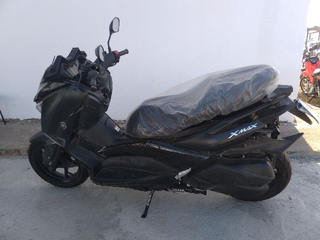 LOTE 032 XMAX 2022/2022