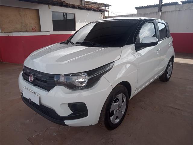 LOTE 042 FIAT MOBI LIKE
